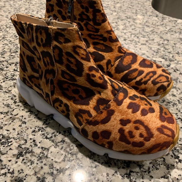 Women’s Leopard print high top sneakers sz 38 NEW - Picture 3 of 5